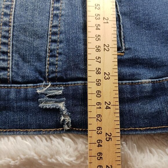 Avenue Denim Trucker Jacket Women's 22/24. Distressed with Leopard Print Cuffs.. - Picture 12 of 14